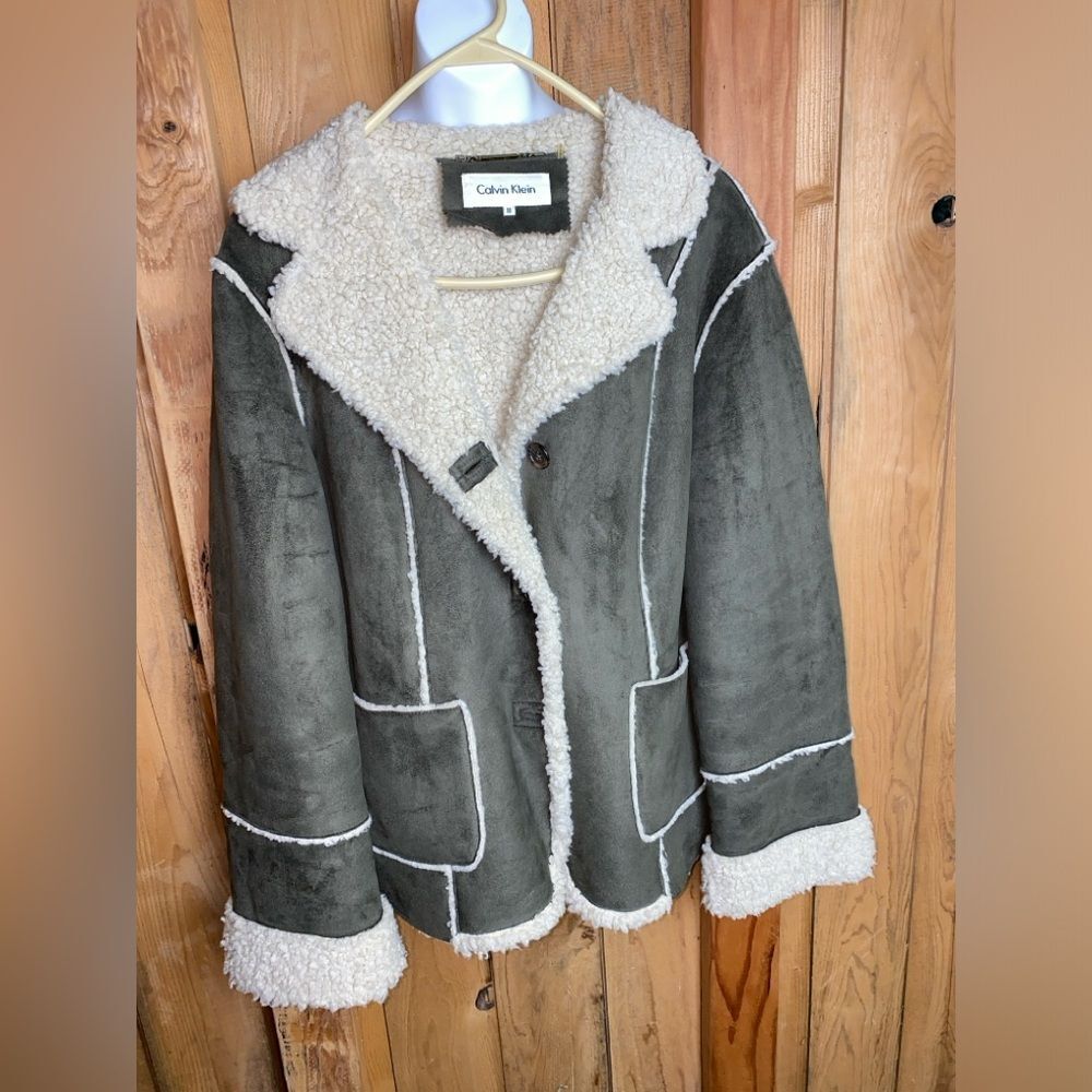 Hunter Green Calvin Kline Size Medium - Picture 3 of 13